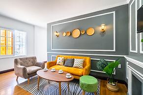 Chin Stays - Hotel and Apartment