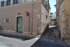 Corte Cairoli B&B and Suite