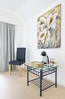 Willow House & Orchard Studios