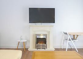 Willow House & Orchard Studios