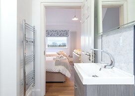 Willow House & Orchard Studios