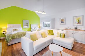 Willow House & Orchard Studios