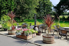 Willow House & Orchard Studios