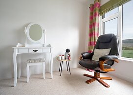 Willow House & Orchard Studios