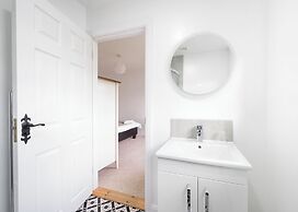 Willow House & Orchard Studios