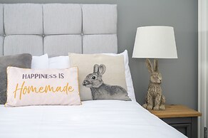 Willow House & Orchard Studios