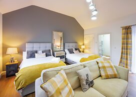 Willow House & Orchard Studios