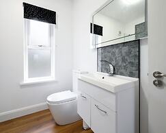 Willow House & Orchard Studios