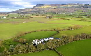 Willow House & Orchard Studios