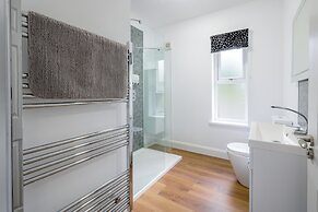 Willow House & Orchard Studios