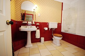 Dufferin Coaching Inn & Hall