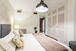Fabulous 3 Bd Apartment Great Location. Puerta Real