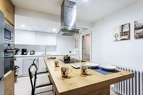 Fabulous 3 Bd Apartment Great Location. Puerta Real