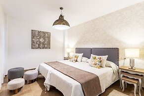 Fabulous 3 Bd Apartment Great Location. Puerta Real