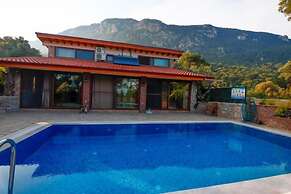 Mountain Hut Akyaka 2