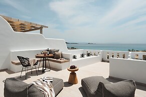 Almiriki Naxos Beachside Living