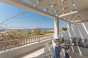Almiriki Naxos Beachside Living