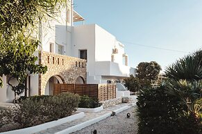 Almiriki Naxos Beachside Living