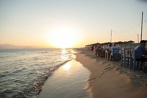 Almiriki Naxos Beachside Living