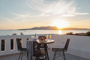 Almiriki Naxos Beachside Living