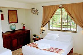 Hostal & Suites Pata de Perro Bacalar