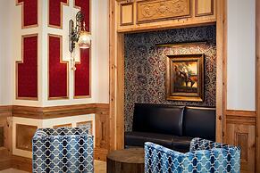 Brownwood Hotel & Spa