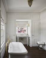 Commodore Perry Estate, Auberge Resorts Collection