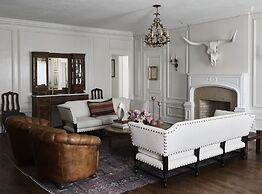 Commodore Perry Estate, Auberge Resorts Collection