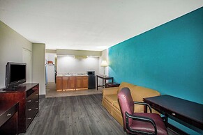 Days Inn by Wyndham Mobile I-65