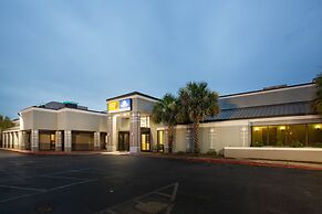 Days Inn by Wyndham Mobile I-65