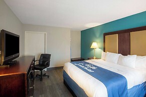 Days Inn by Wyndham Mobile I-65