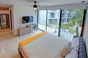Fall In Love With The 360 Degree Infinity Pool @ PANORAMIC D 204- By S