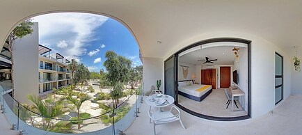 Fall In Love With The 360 Degree Infinity Pool @ PANORAMIC D 204- By S