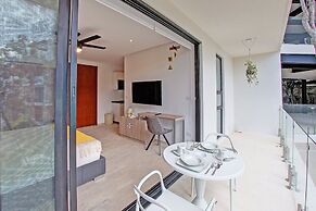Fall In Love With The 360 Degree Infinity Pool @ PANORAMIC D 204- By S