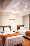 Ottavis Hotel & Café