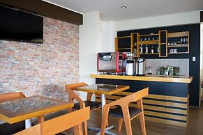 Ottavis Hotel & Café