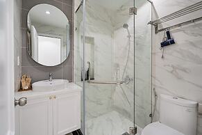 The Royal Hotel & Apartment