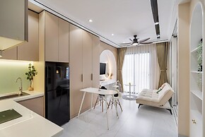 The Royal Hotel & Apartment