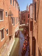 Canal View San Marco Luxury Rooms
