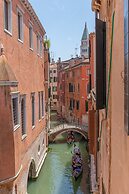 Canal View San Marco Luxury Rooms