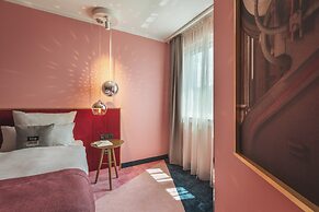Holiday Inn, the niu - Loco Munich North, an IHG Hotel