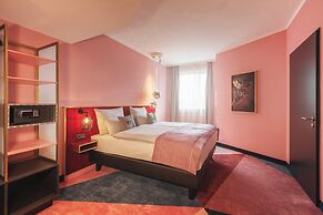 Holiday Inn, the niu - Loco Munich North, an IHG Hotel