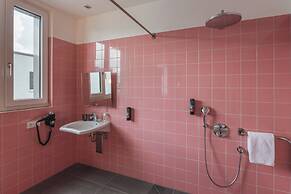 Holiday Inn, the niu - Loco Munich North by IHG