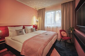 Holiday Inn, the niu - Loco Munich North by IHG