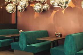Holiday Inn, the niu - Loco Munich North by IHG