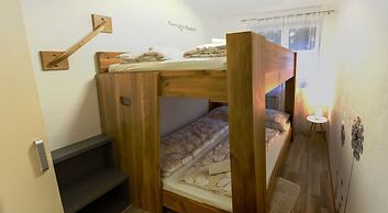 Apartments Laznica