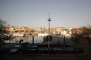 Marina Water View Apartment