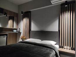 Elizabeth Queen Luxury Rooms