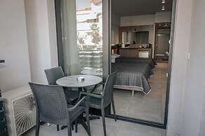 Elizabeth Queen Luxury Rooms