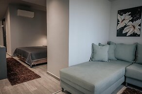 Elizabeth Queen Luxury Rooms